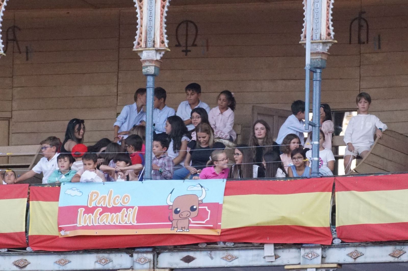 Así han vivido los salmantinos el primer festejo de la feria taurina 2025: imágenes del ambiente en los tendidos y en el patio de cuadrillas