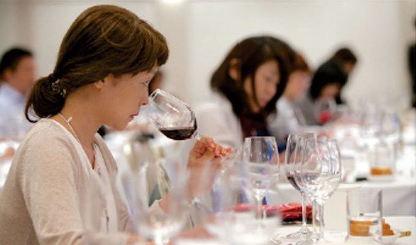 Vinos de la DO Toro viajan a Japón con la Guía Peñín