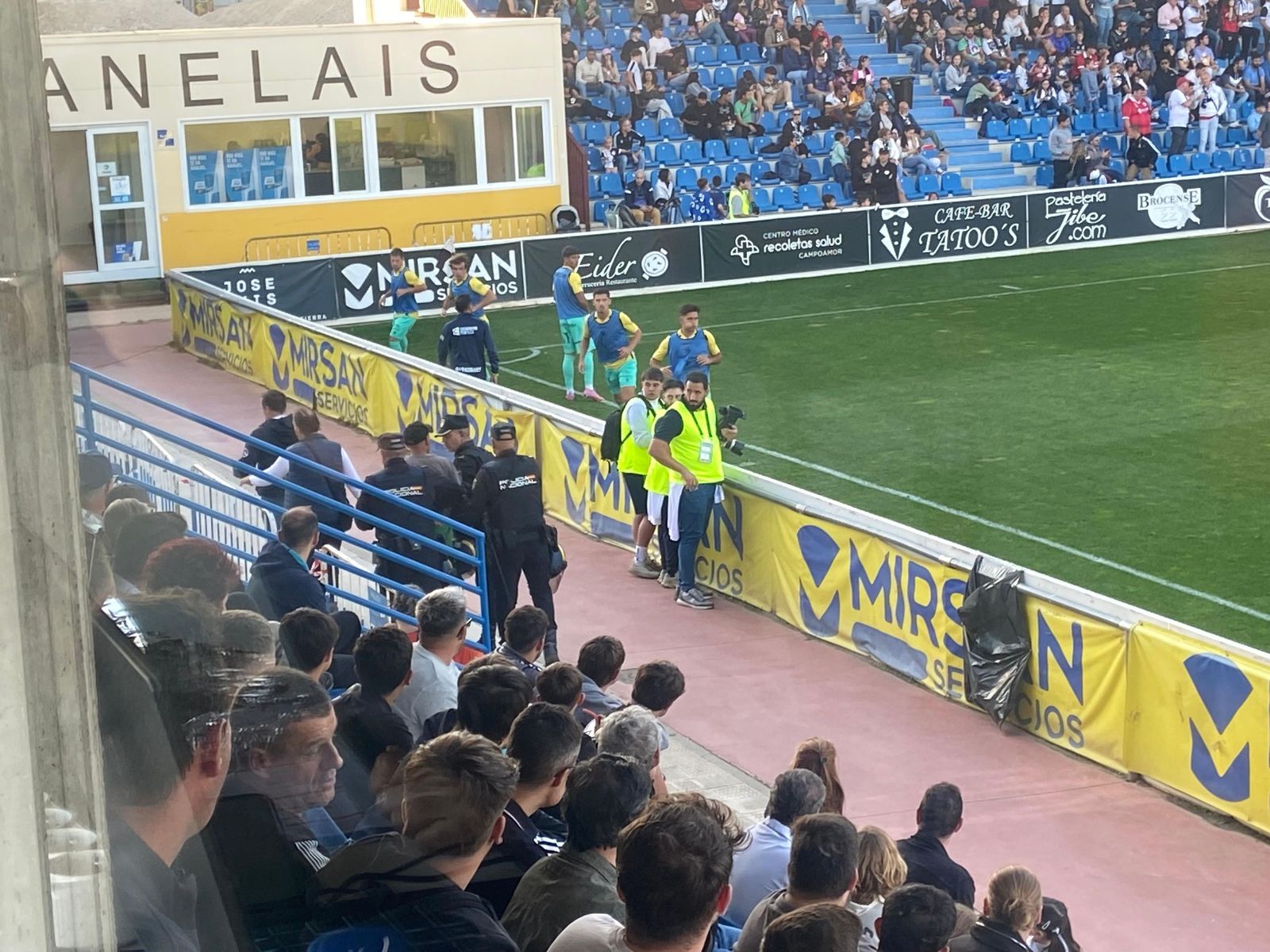 Incidente en el partido entre  Unionistas y el Mérida