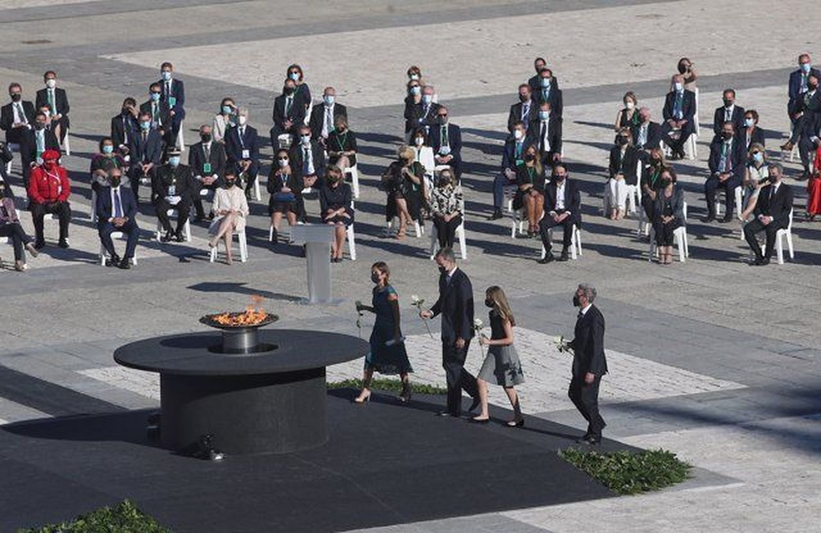 Rey homenaje víctimas Rey homenaje víctimas