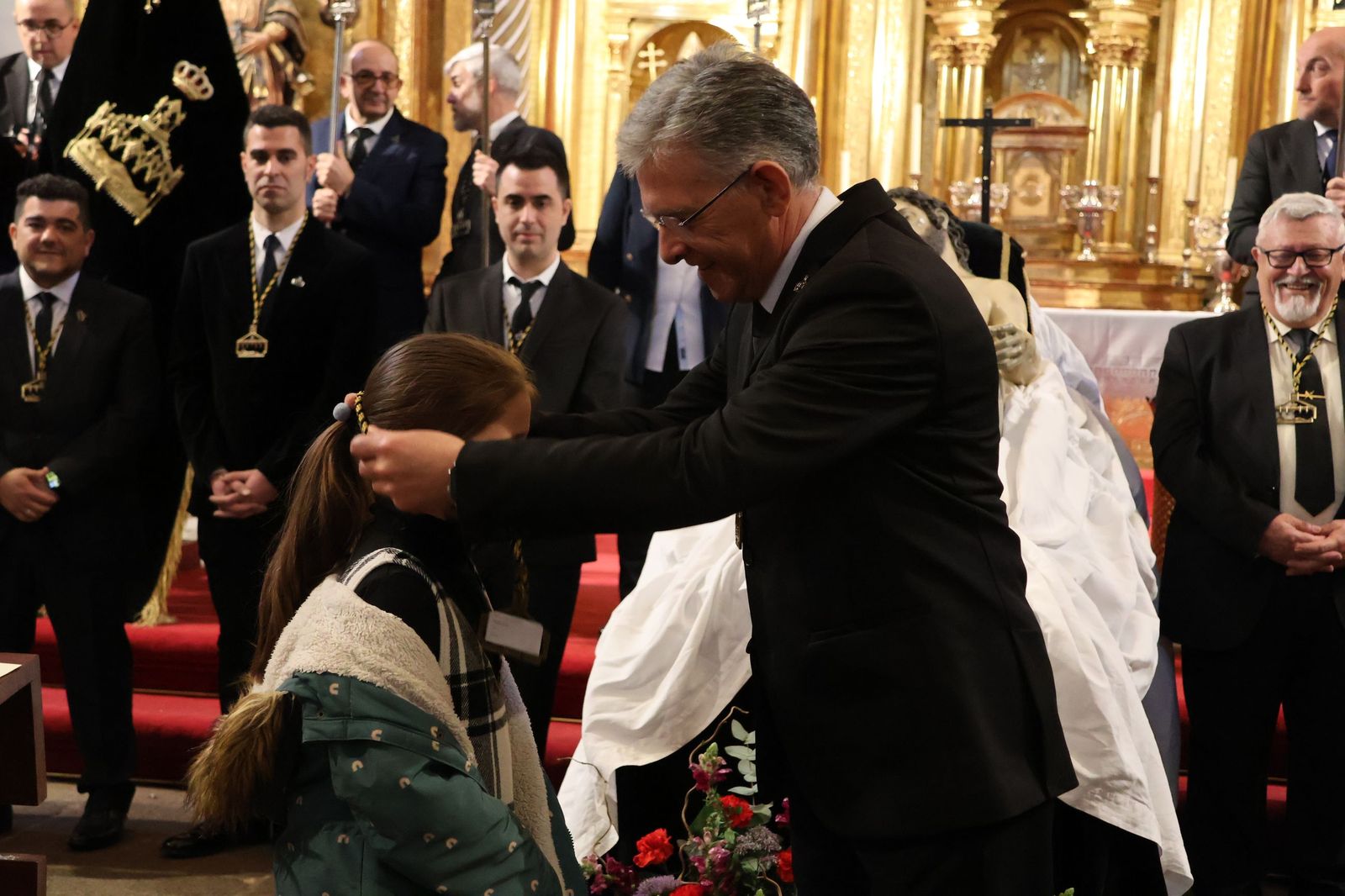 Entrada de nuevos hermanos del Santo Entierro (12).JPG