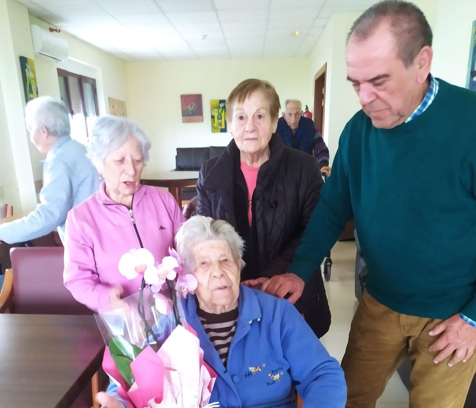 Florinda Conde cumple 103 años en la residencia de Pereña