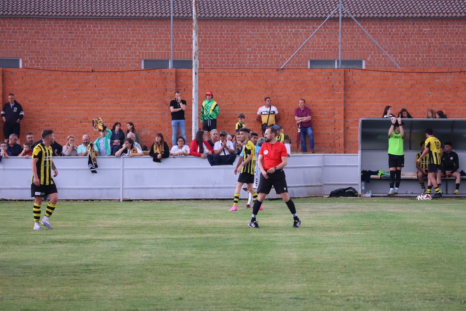 moraleja-cf-asciende-a-regional-de-aficionados-42