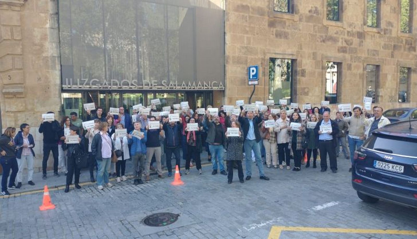Huelga de funcionarios de la Administración de Justicia en los Juzgados de la plaza de Colón de Salamanca