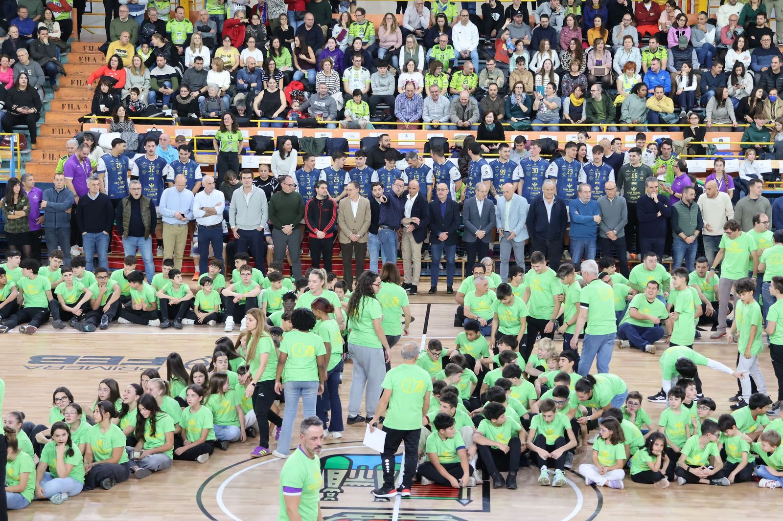 GALERÍA | El Club Balonmano Zamora celebra su 25º aniversario con una imagen muy especial