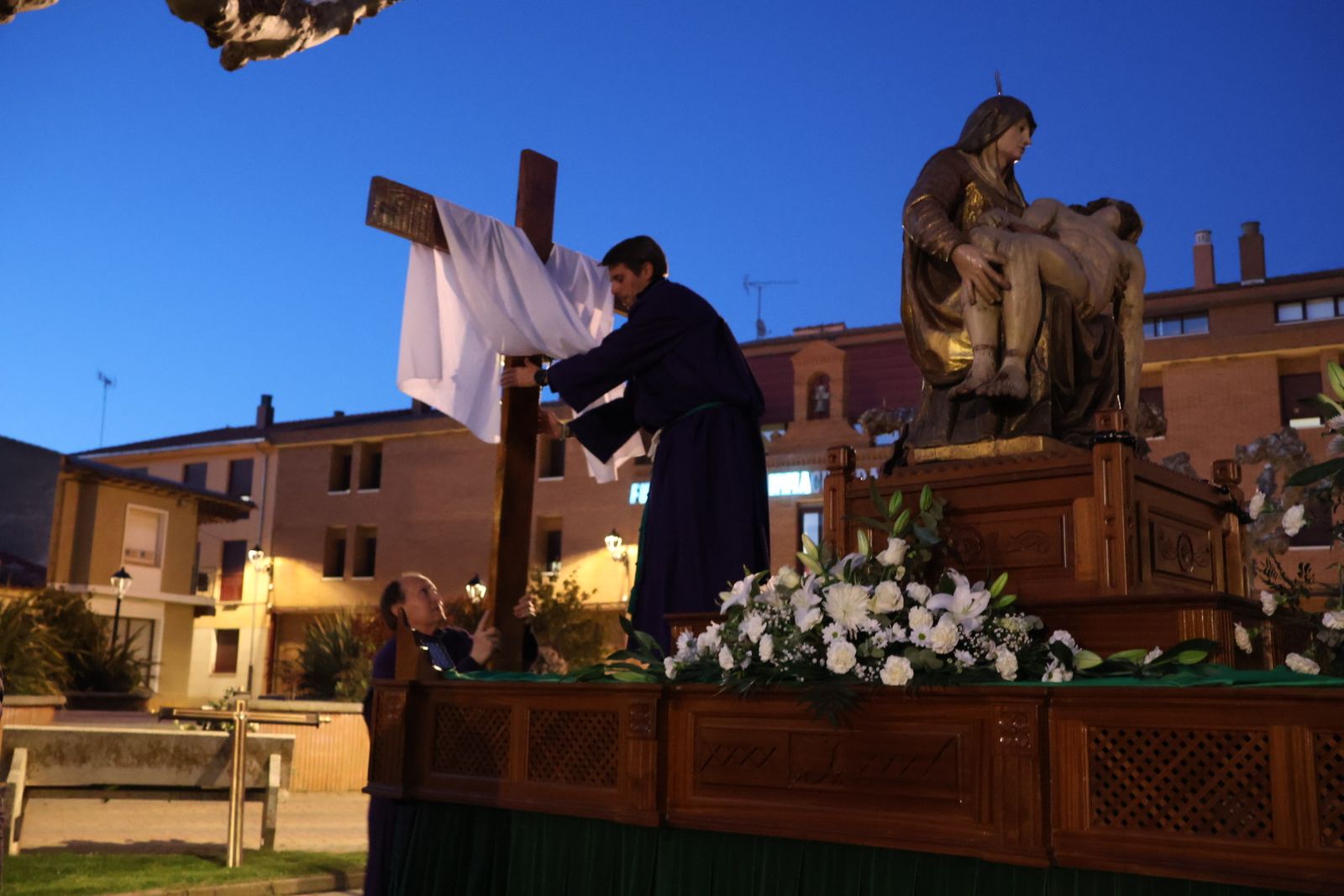 Revive en imágenes la procesión del Silencio en Villalpando