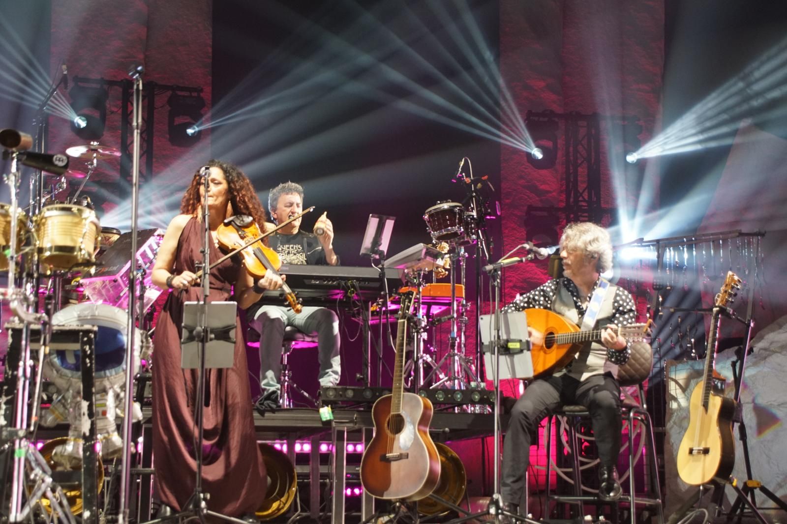 concierto-de-manolo-garcia-en-el-multiusos-sanchez-paraiso-fotos-juanes-54