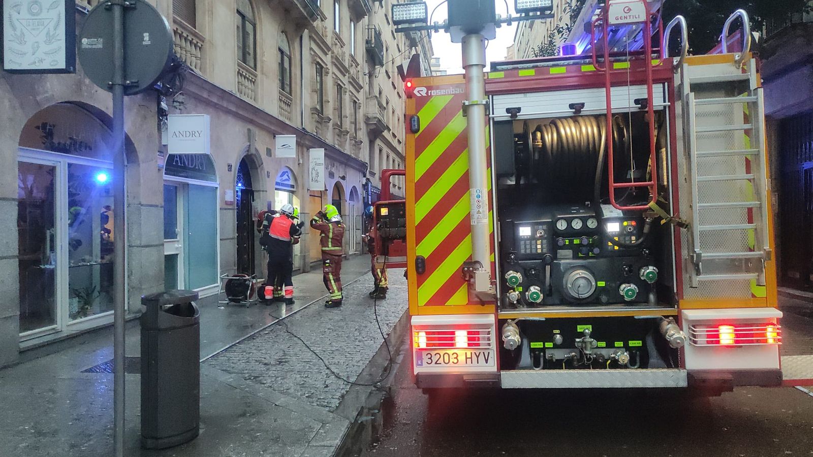Incendio de una caldera en la calle de Rector Tovar