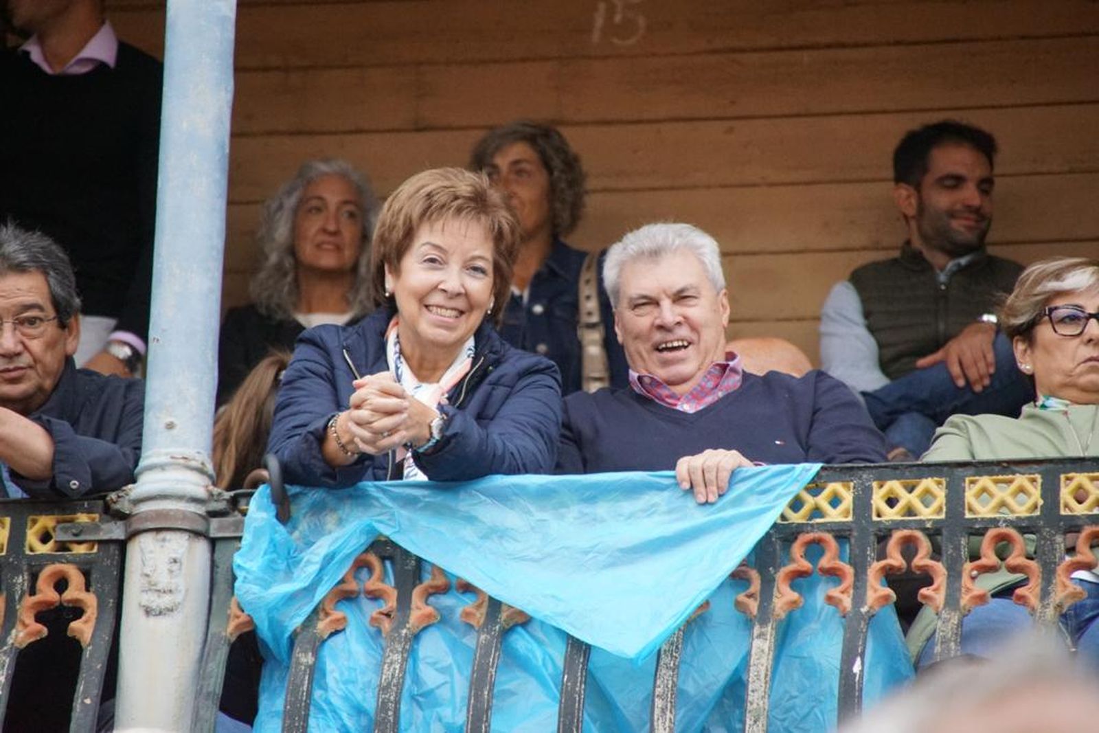 tendidos-de-la-glorieta-durante-la-corrida-de-garcia-y-olga-jimenez-93