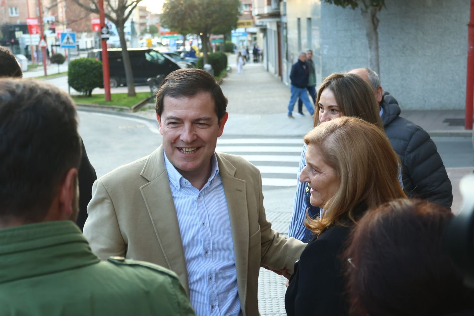 Alfonso Fernández Mañueco visita Santa Marta