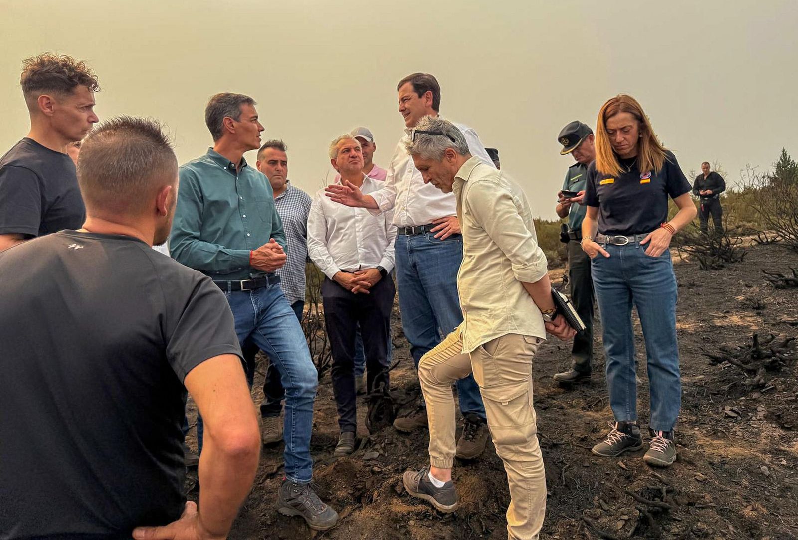 El presidente del Gobierno, Pedro SÃ¡nchez, visita las zonas afectadas por los incendios en Villablino (LeÃ³n)