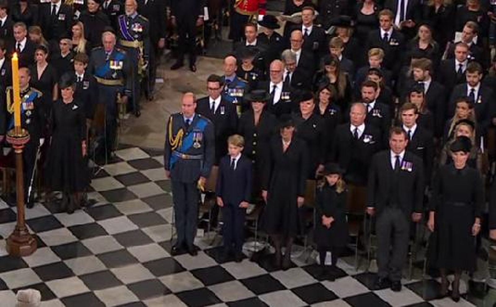 Un instante del funeral. The Royal Family
