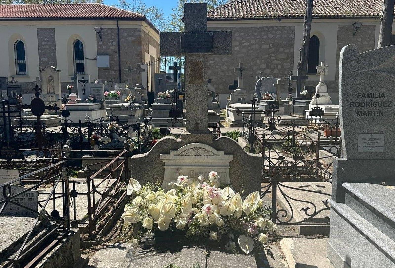 La Cofradía de Jesús Nazareno honra a Ramón Álvarez en el bicentenario de su nacimiento