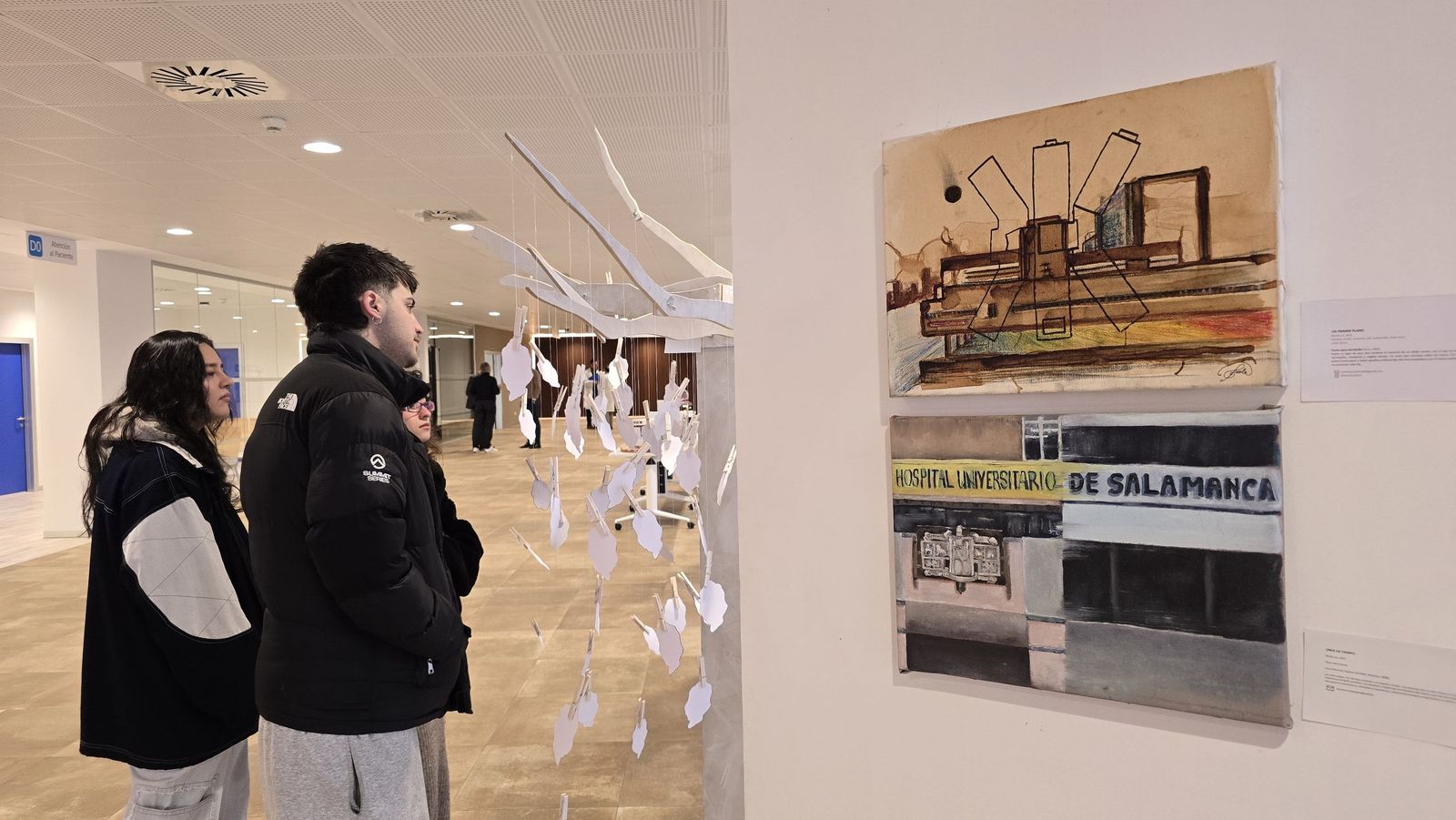 “La arquitectura como huella temporal: reflexión plástica sobre el Hospital Universitario de Salamanca”