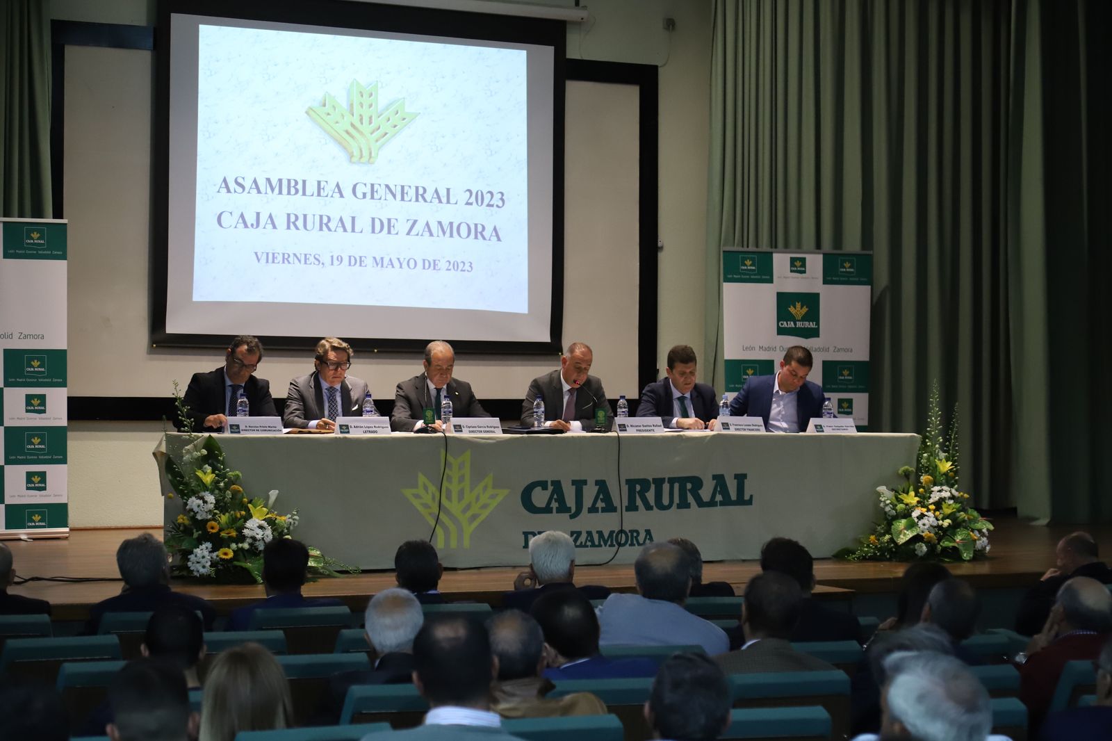 Un instante de la Asamblea General de Caja Rural celebrada este viernes en el Colegio Universitario de Zamora