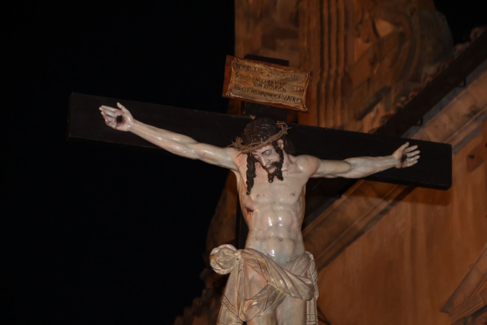 El Cristo de los Doctrinos y la Virgen de la Amargura saludan a sus fieles en Salamanca