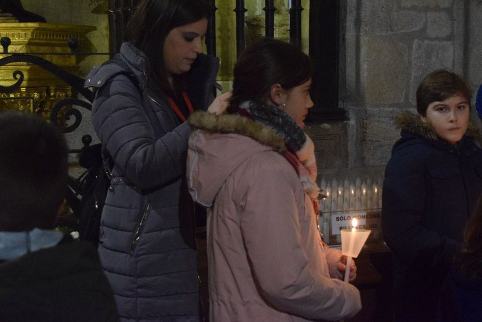 las-candelas-vuelven-a-unir-la-iglesia-de-san-juan-con-la-de-san-vicente-24