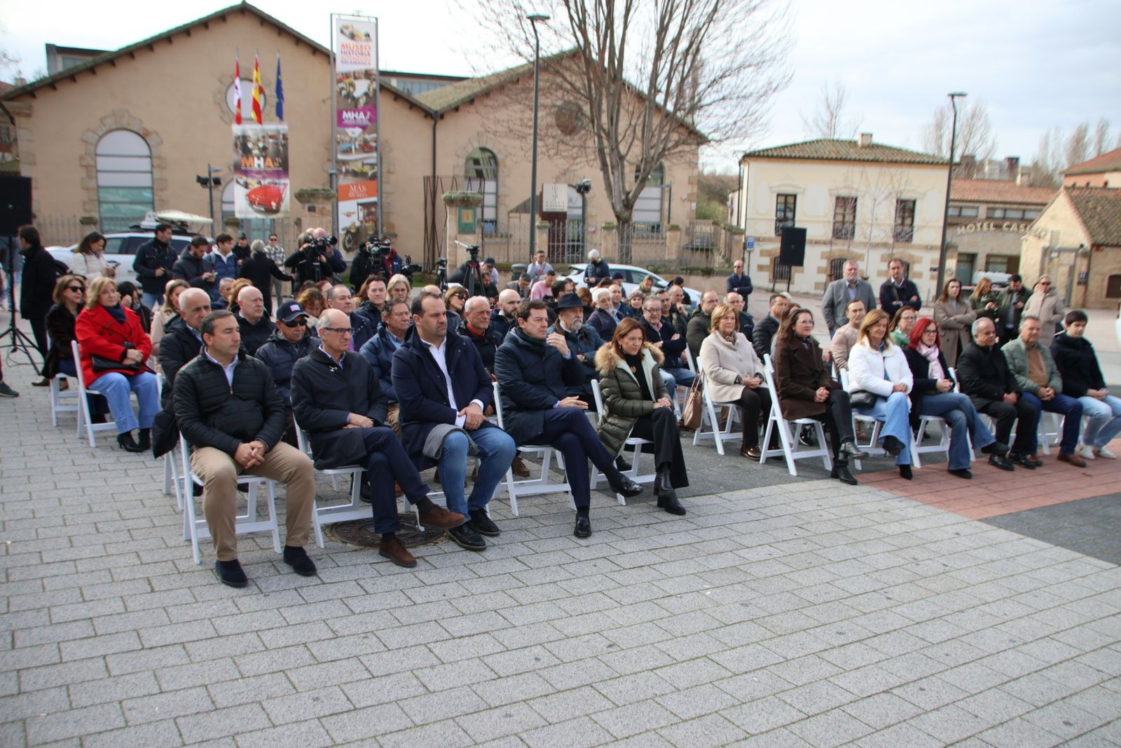 Mañueco presenta su caravana de vehículos en Salamanca