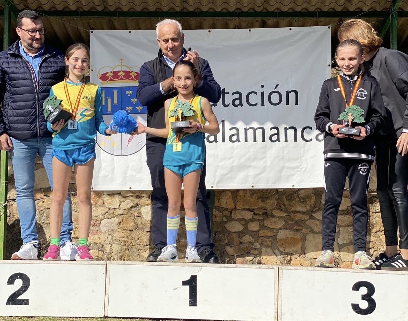 La tormesina Paula González, campeona alevín de Cross Escolar