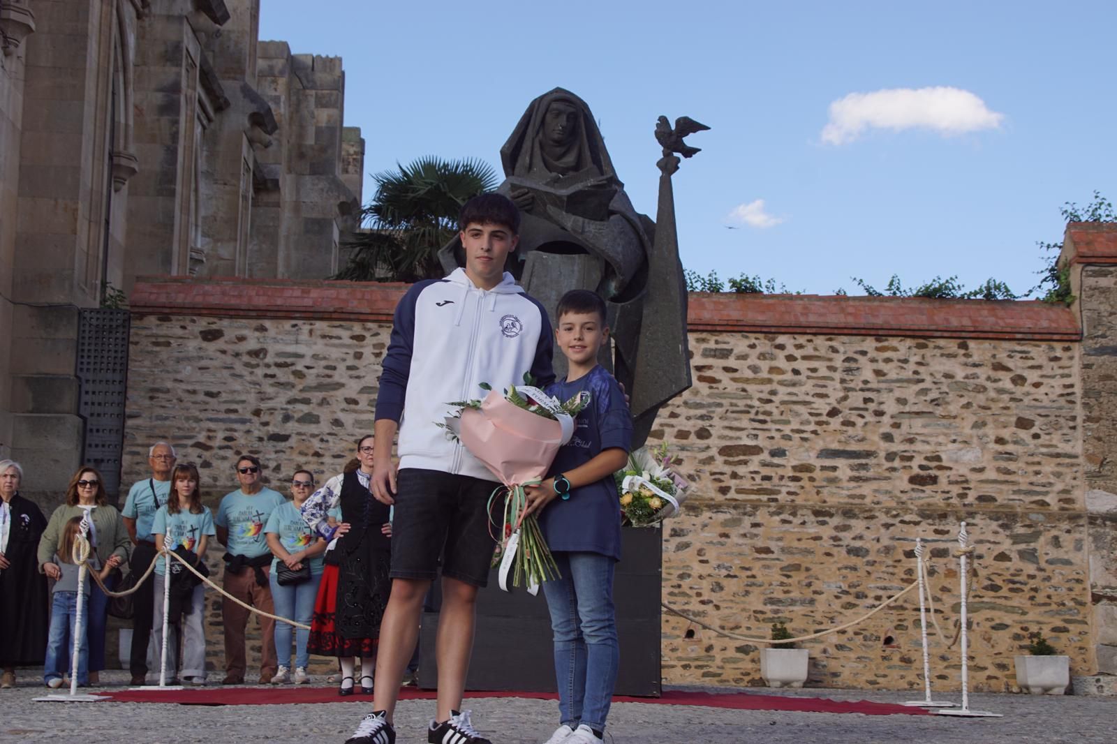 Ofrenda Floral a Santa Teresa en Alba de Tormes (19).jpeg