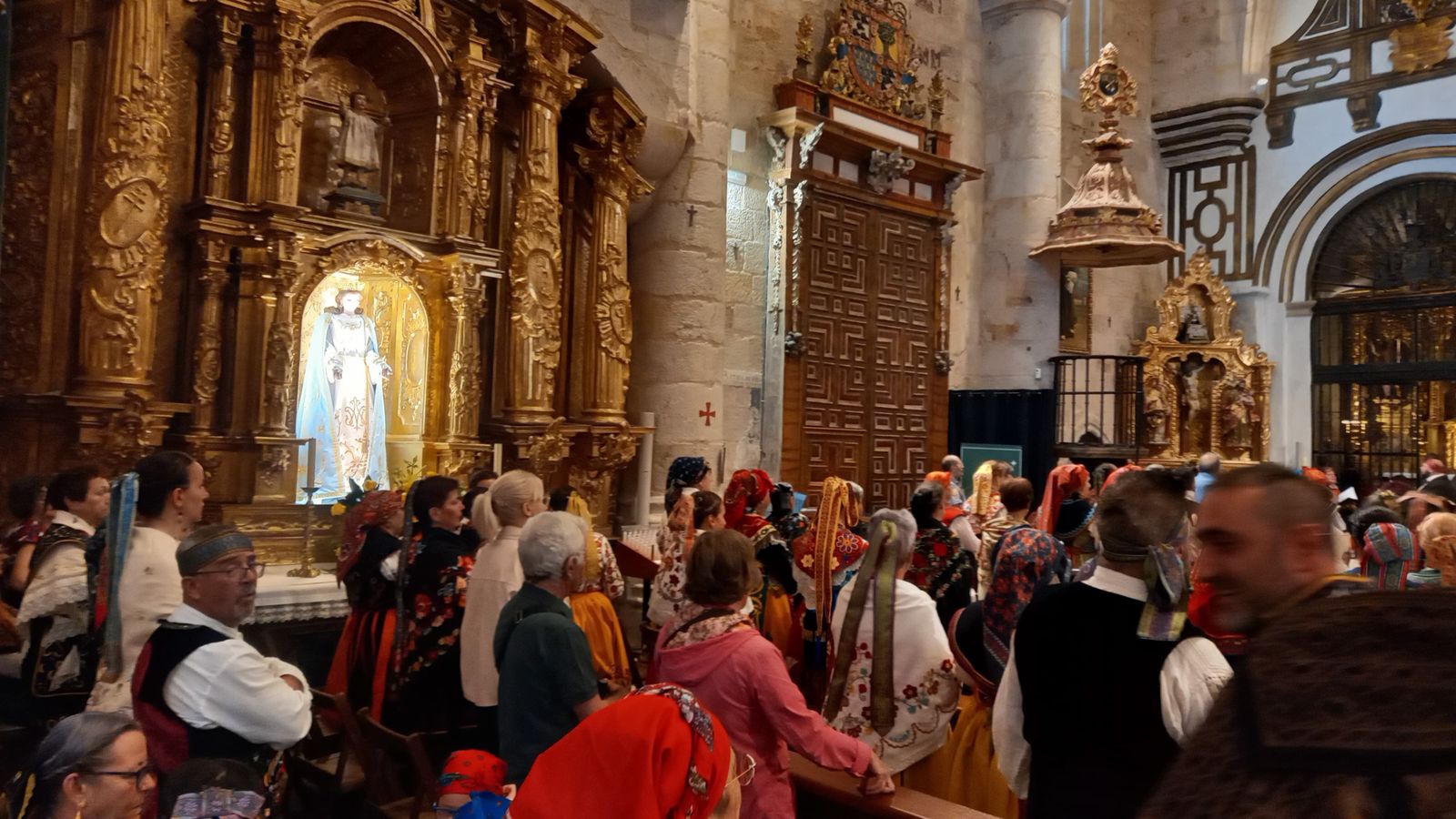 Misa Tradicional Zamorana en la iglesia de San Ildefonso
