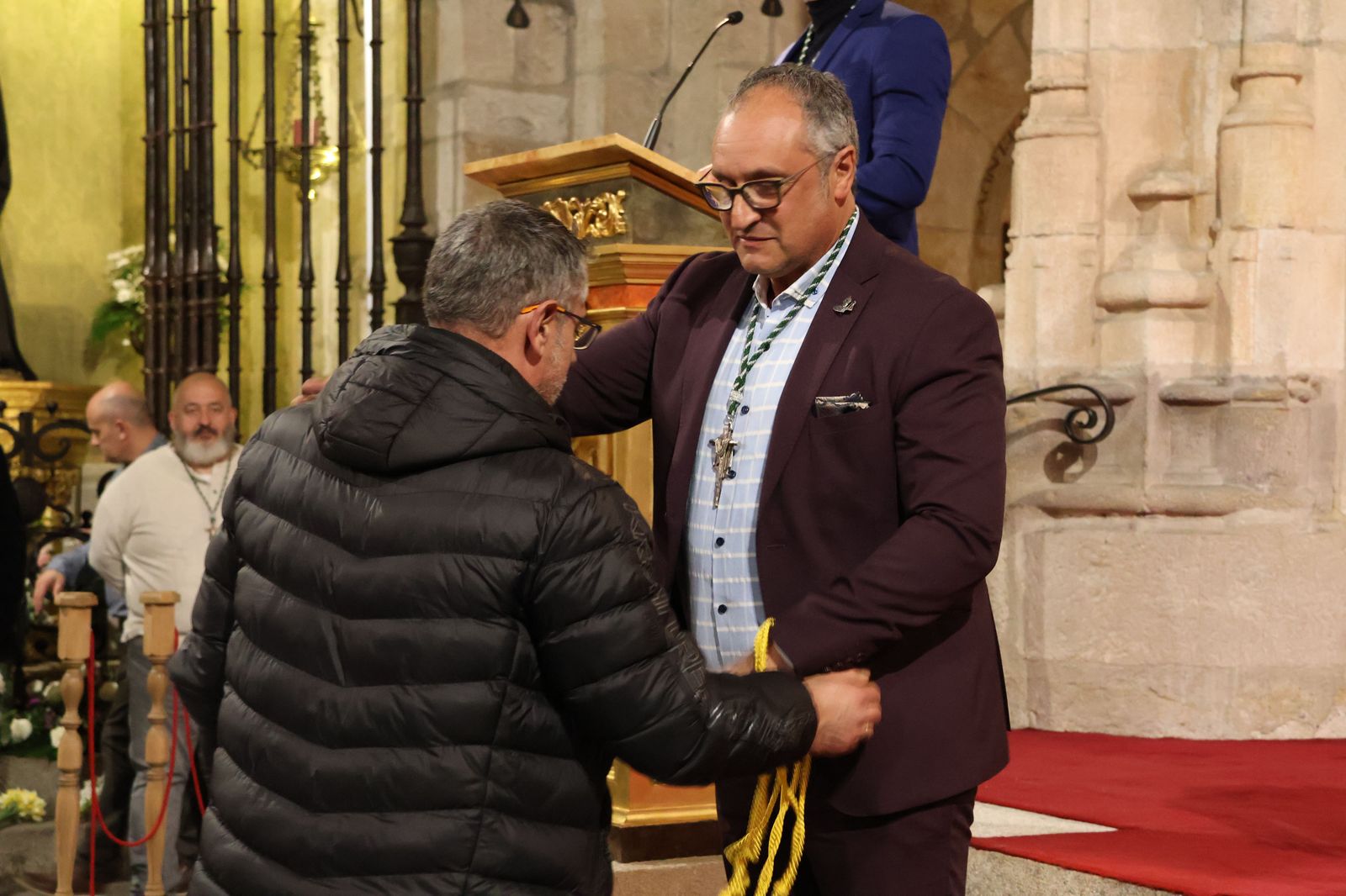 entrada-de-nuevos-hermanos-de-la-vera-cruz-11