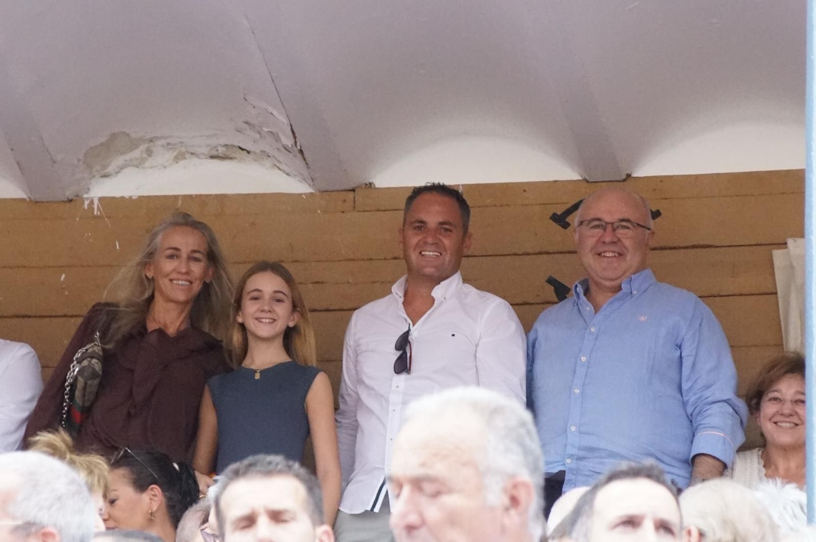 Gran ambiente en La Glorieta para la tarde de toros de Morante de la Puebla, Ismael Martín y Marco Pérez