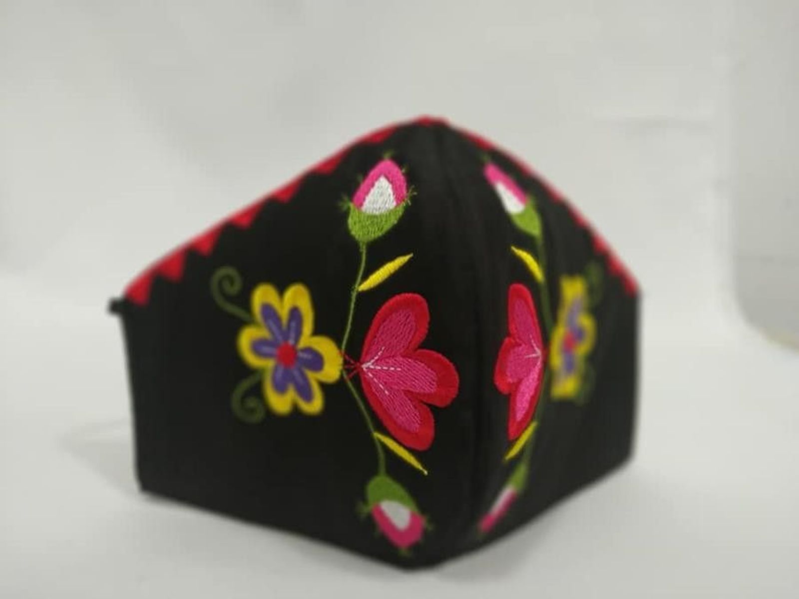 Mascarillas bordado carbajalino (1)