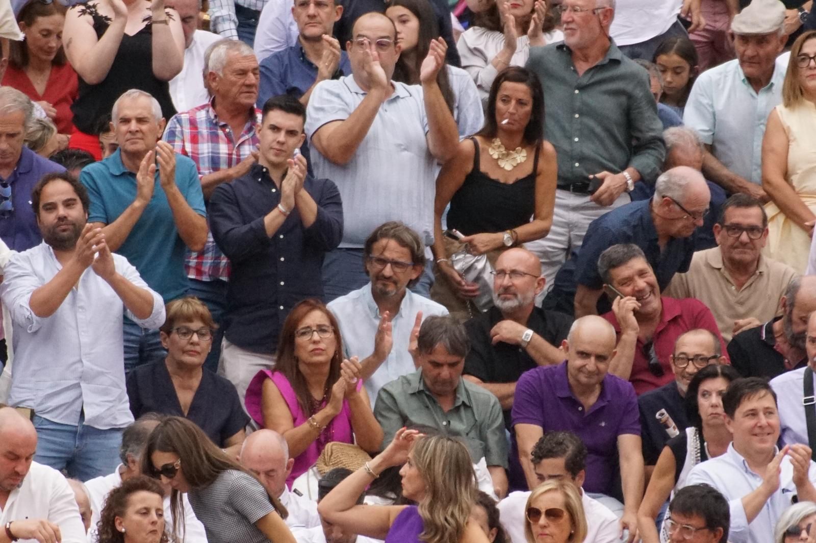 Gran ambiente en La Glorieta para la tarde de toros de Morante de la Puebla, Ismael Martín y Marco Pérez