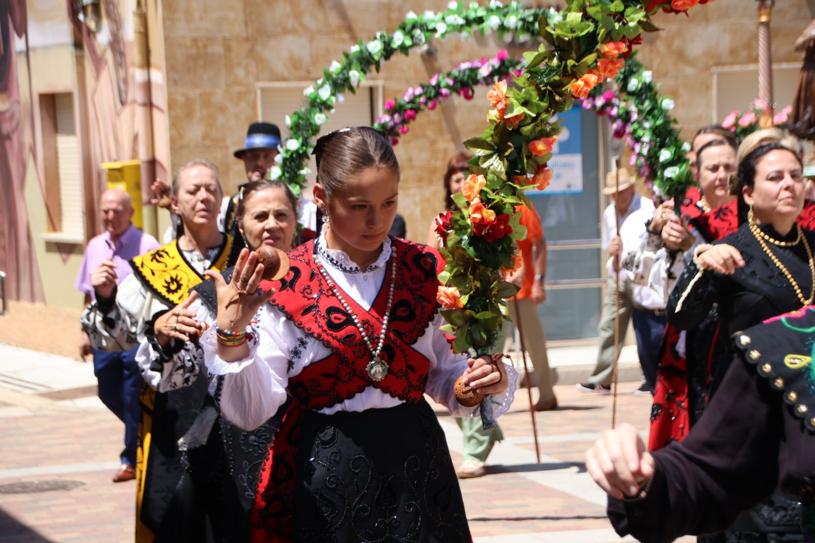 Castellanos de Villiquera Misa y procesión