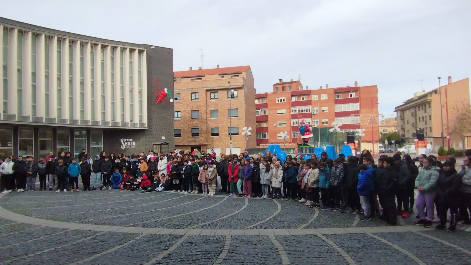 Minuto de silencio y lectura de un manifiesto por el 25N en Santa Marta de Tormes