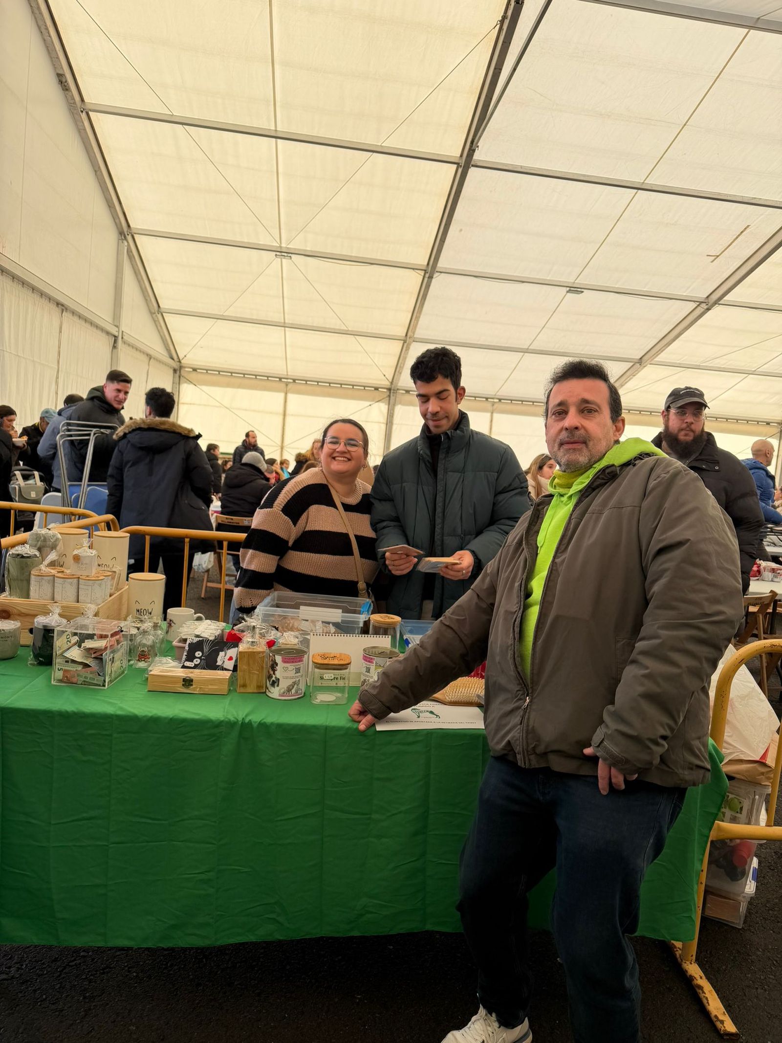 Comida solidaria de las peñas y los quintos 2026 en Villamayor