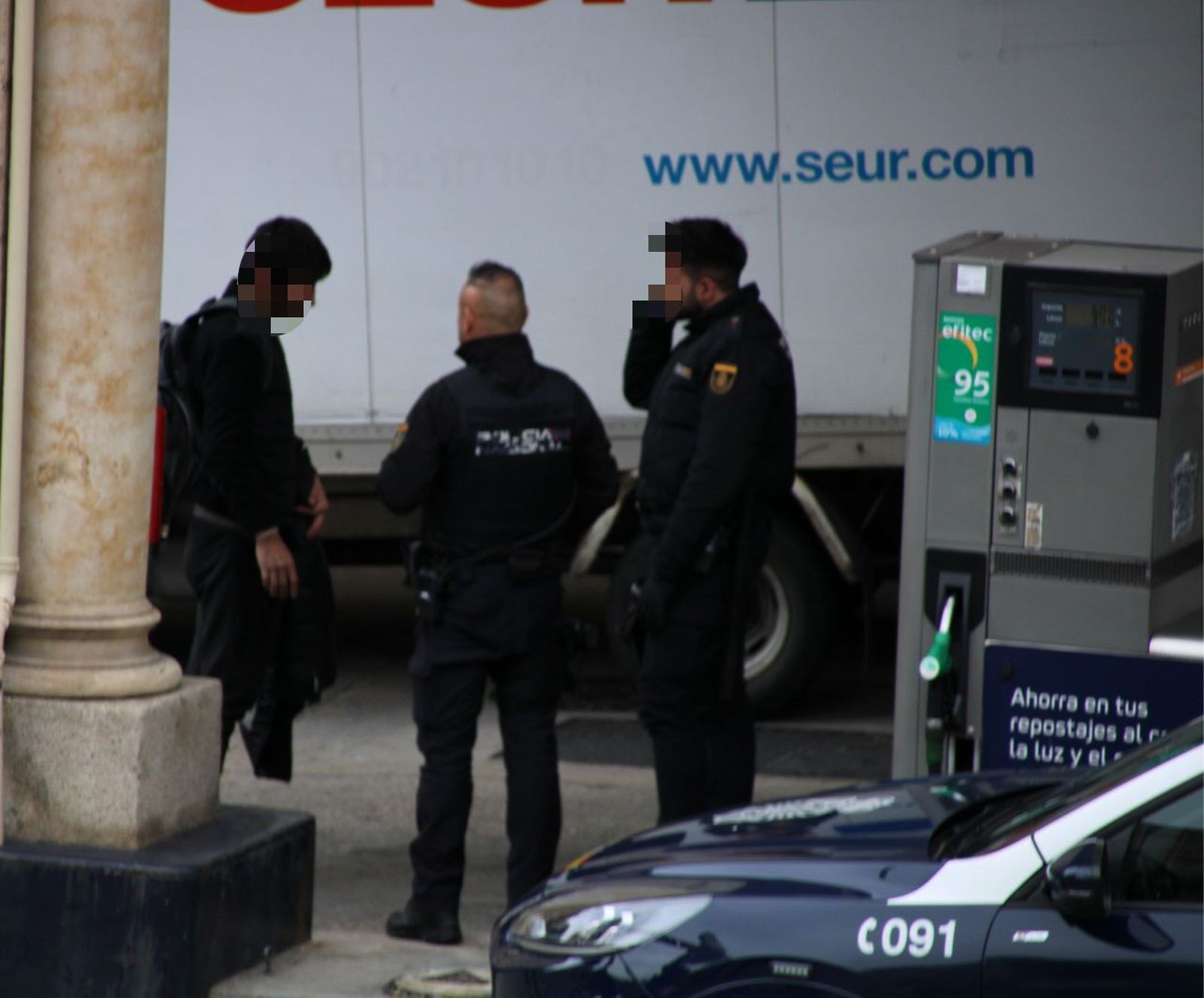 Intervención policial gasolinera puerta de Zamora
