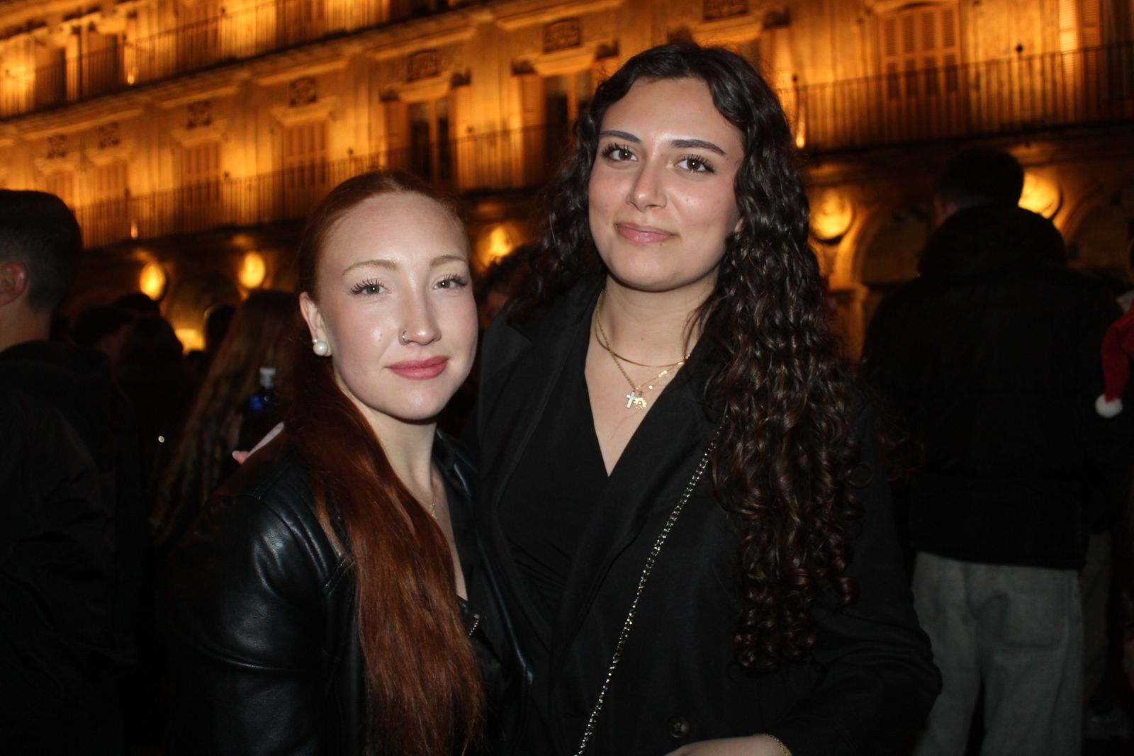 Miles de personas disfrutan de las campanadas y la fiesta del Fin de Año Universitario