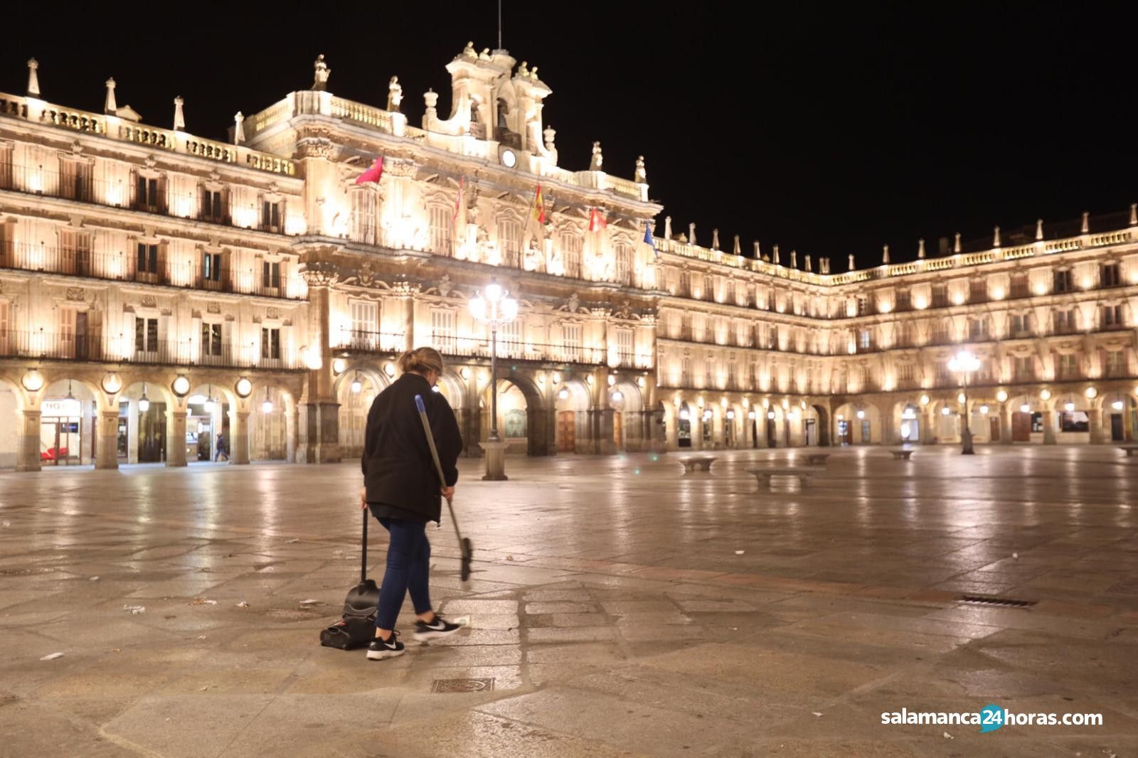 Toque de queda policía plaza mayor (3)