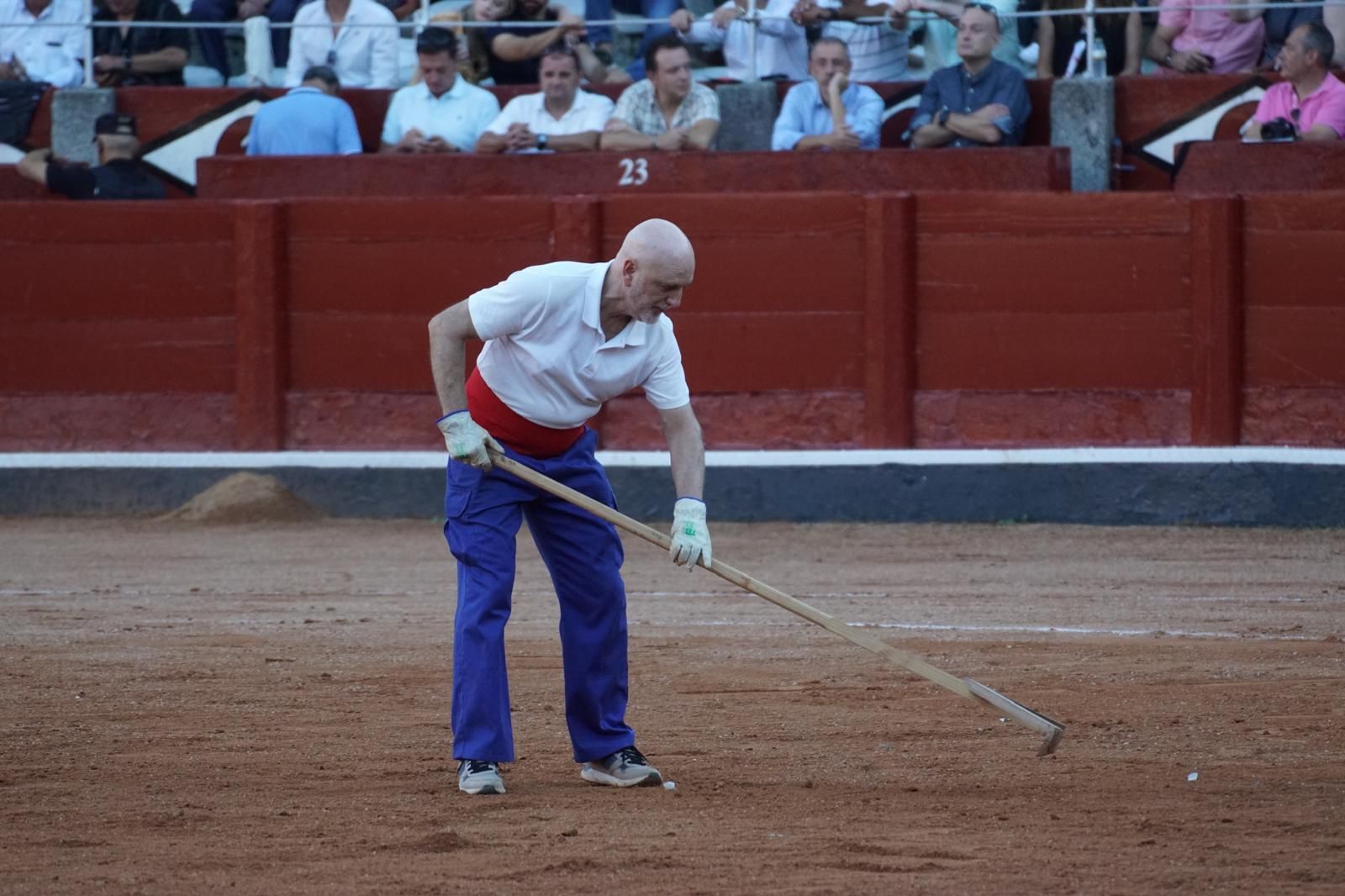 Así ha vivido la afición de La Glorieta el primer cartel de figuras de la feria: imágenes del ambiente en los tendidos y en el patio de cuadrillas