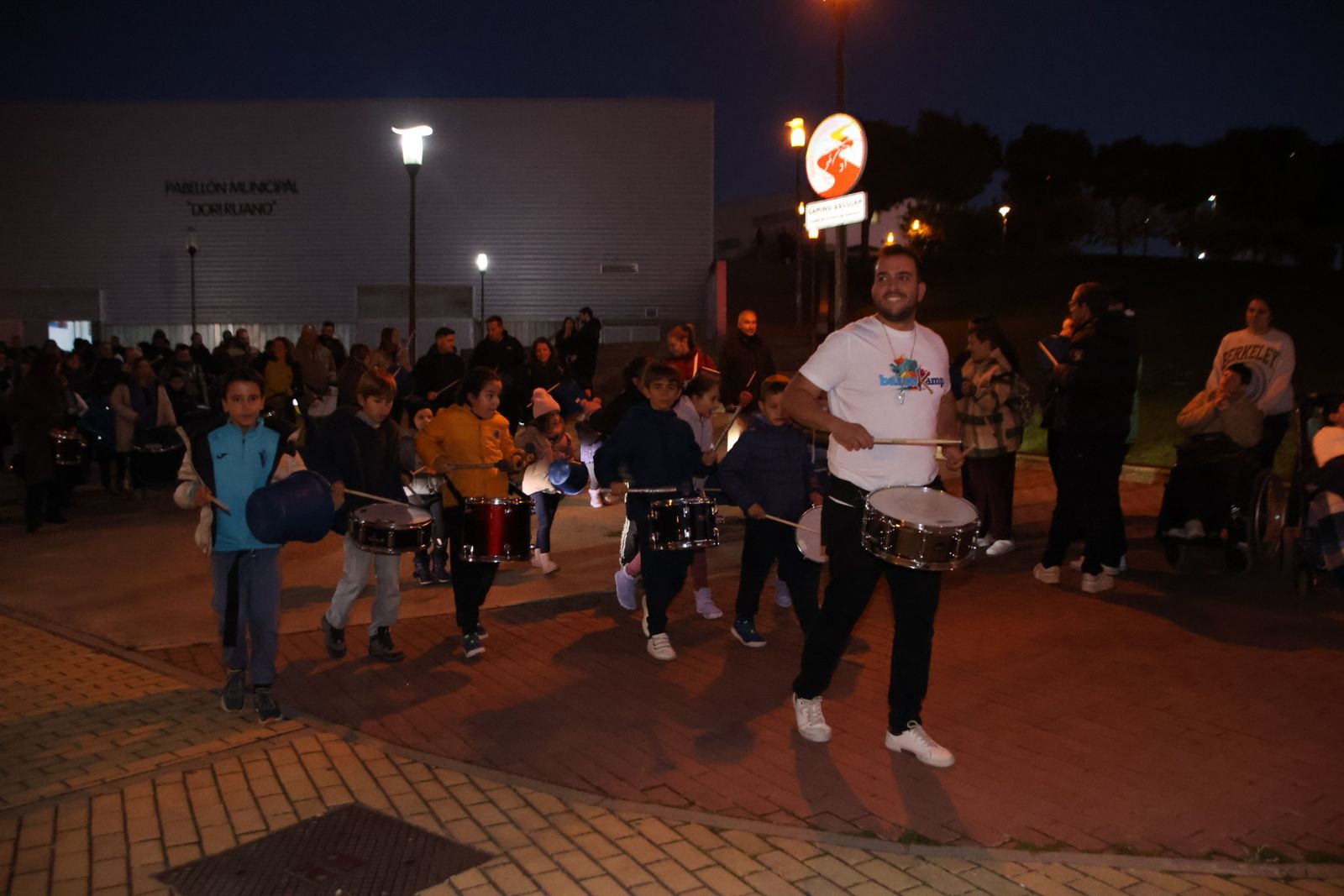 Pasacalles, batucada día Santa Cecilia