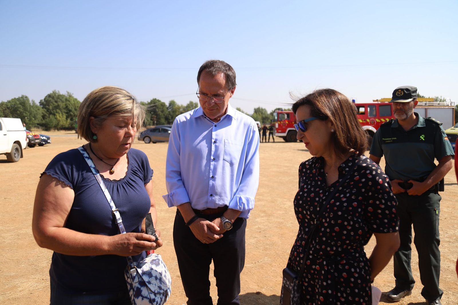 Margarita Robles visita la zona afectada por el incendio de Losacio. Foto María Lorenzo (4)