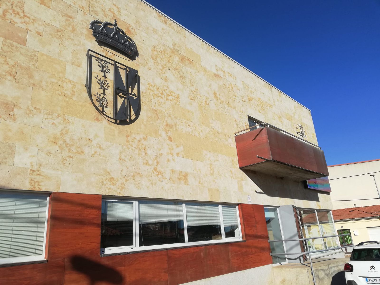 Ayuntamiento doñinos (2)