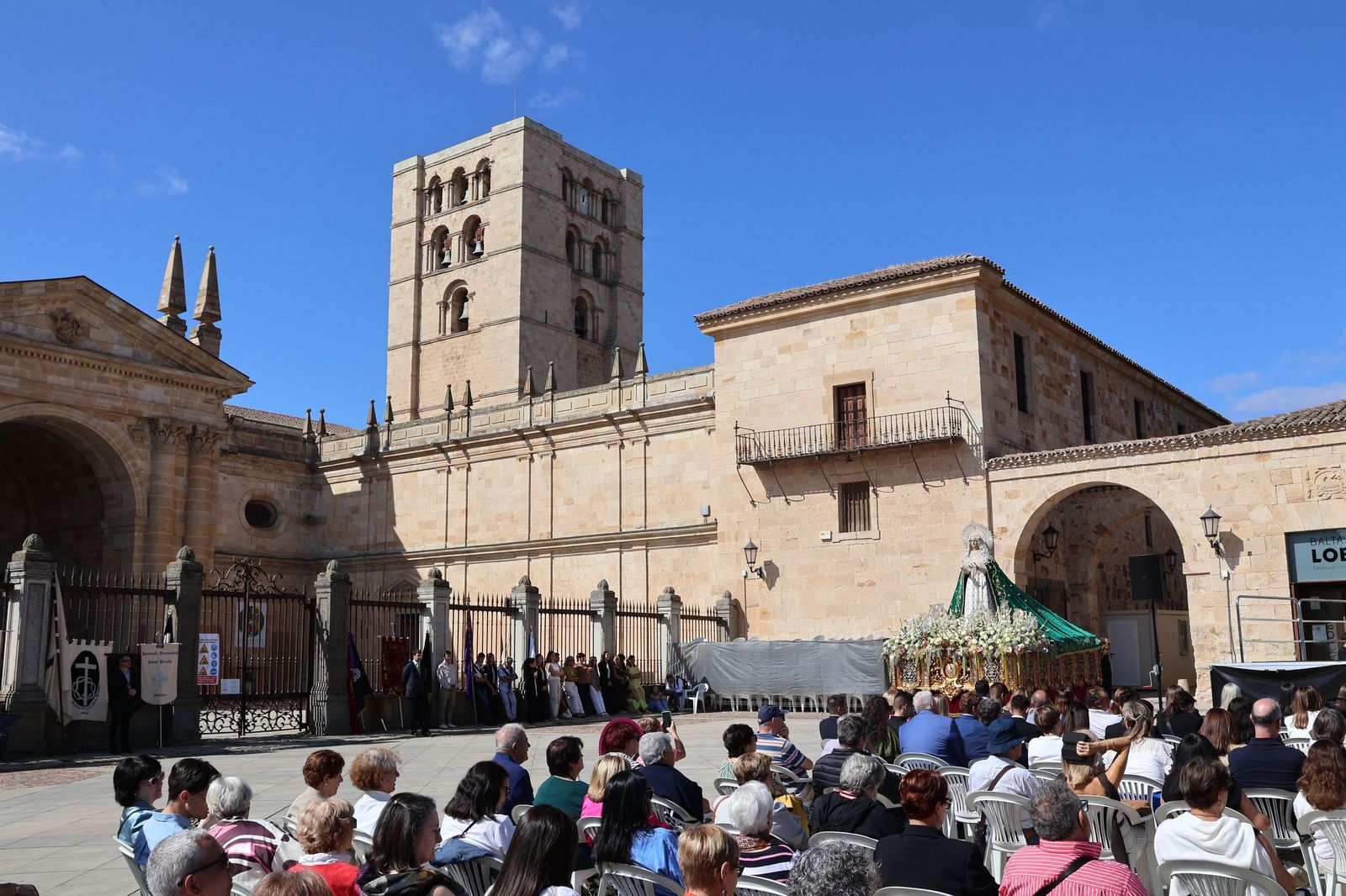 Procesión extraordinaria de la Virgen de La Esperanza