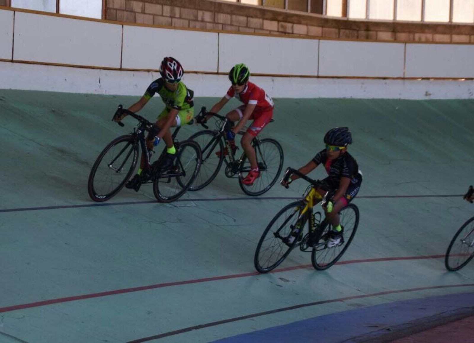 Buenas actuaciones del Promesal en el Campeonato de Castilla y León de pista