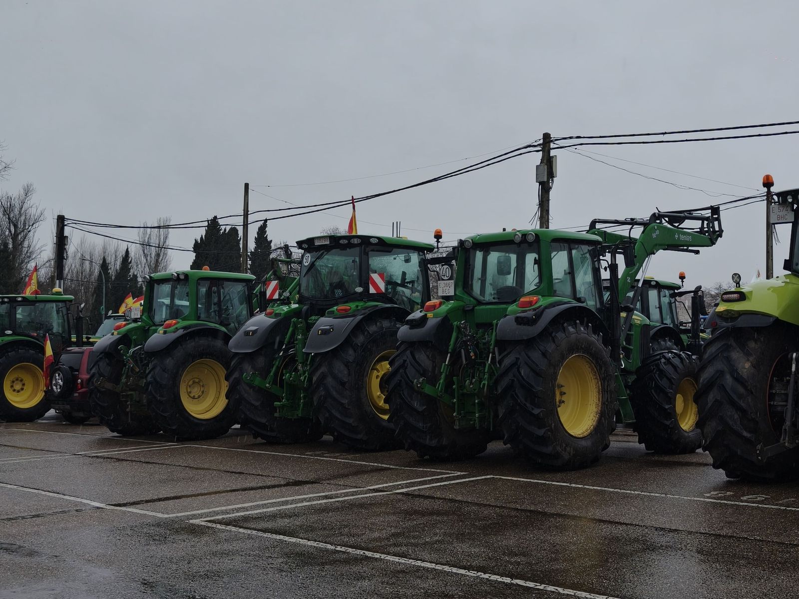 En imágenes la marcha con tractores y vehículos de campo en Salamanca en protesta contra Mercosur