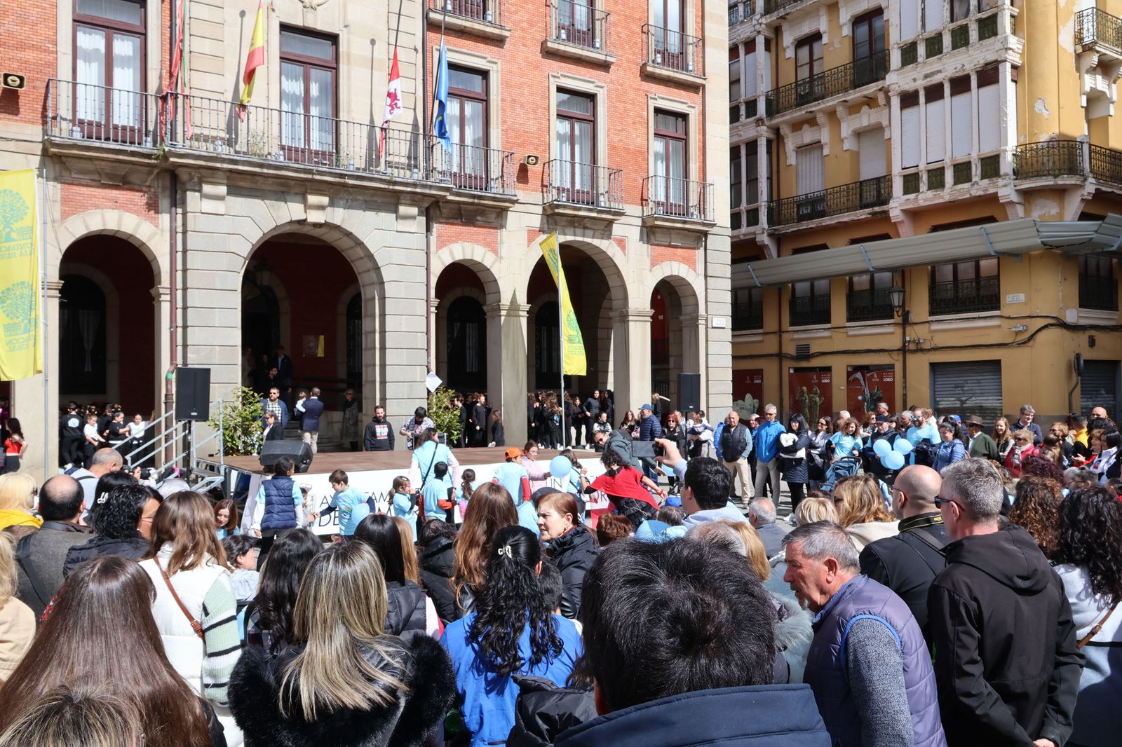 paseo-solidario-por-el-dia-mundial-del-autismo-en-zamora-35