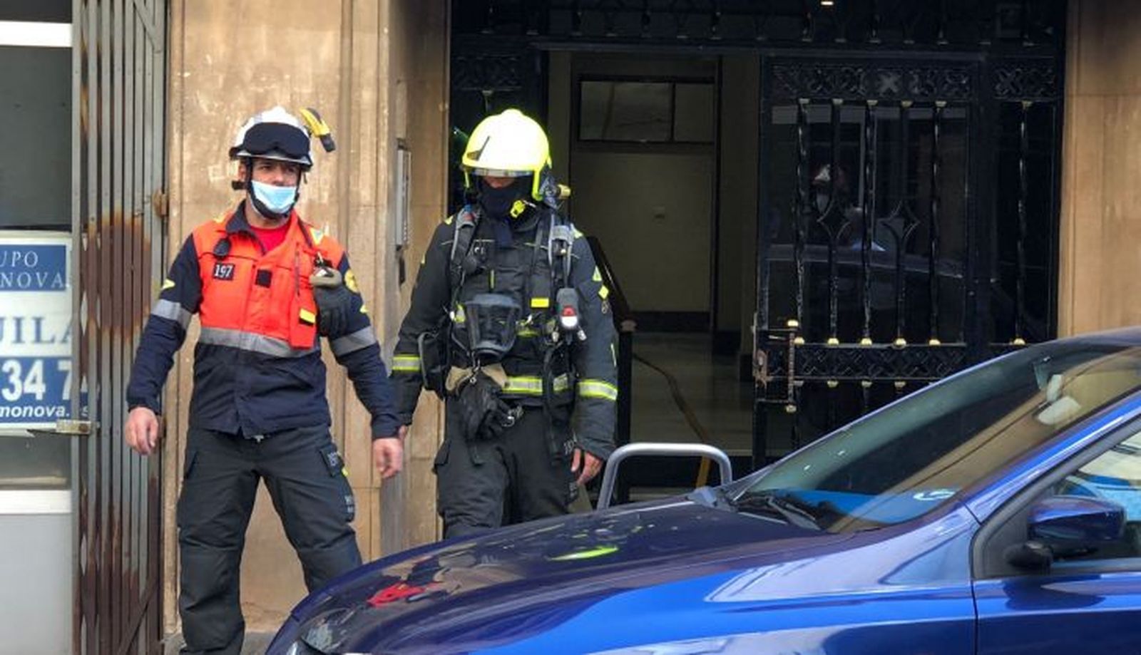 Un aviso por posible incendio moviliza a los bomberos en la calle Pérez Oliva.