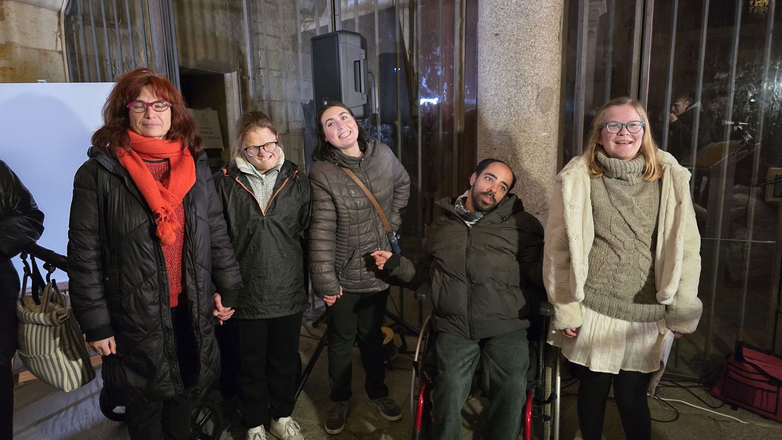 Día Internacional y Europeo de las Personas con Discapacidad con un acto especial que combina luz, arte urbano, música y participación comunitaria, con el objetivo de visibilizar la diversidad y reivindicar una sociedad más inclusiva.