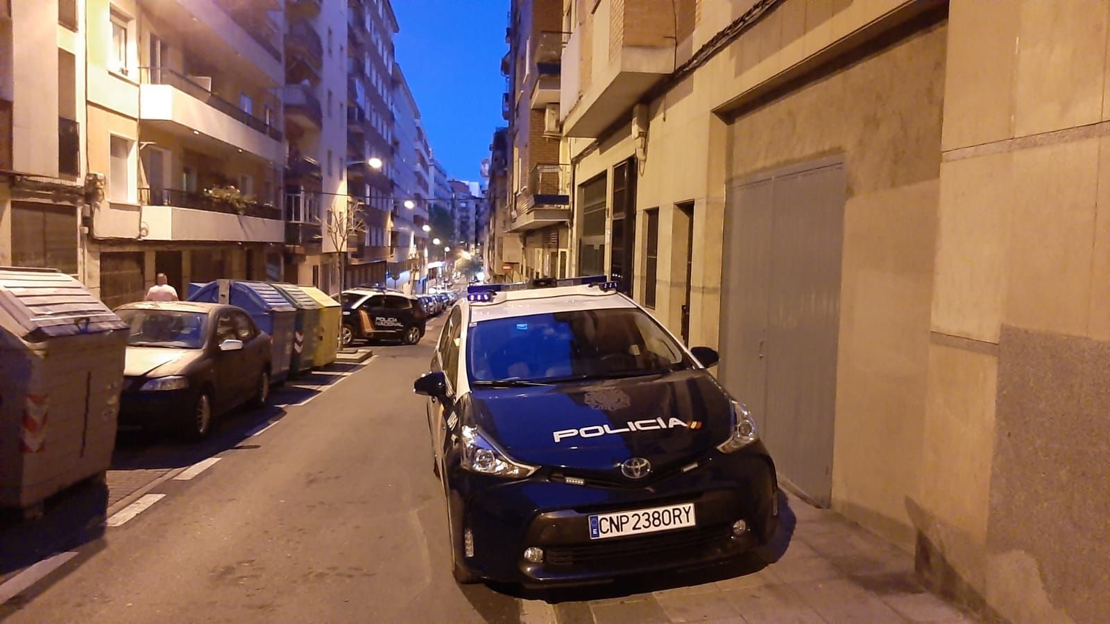 Imagen de archivo de dos coche patrulla de la Policía Nacional Imagen de archivo de dos coche patrulla de la Policía Nacional
