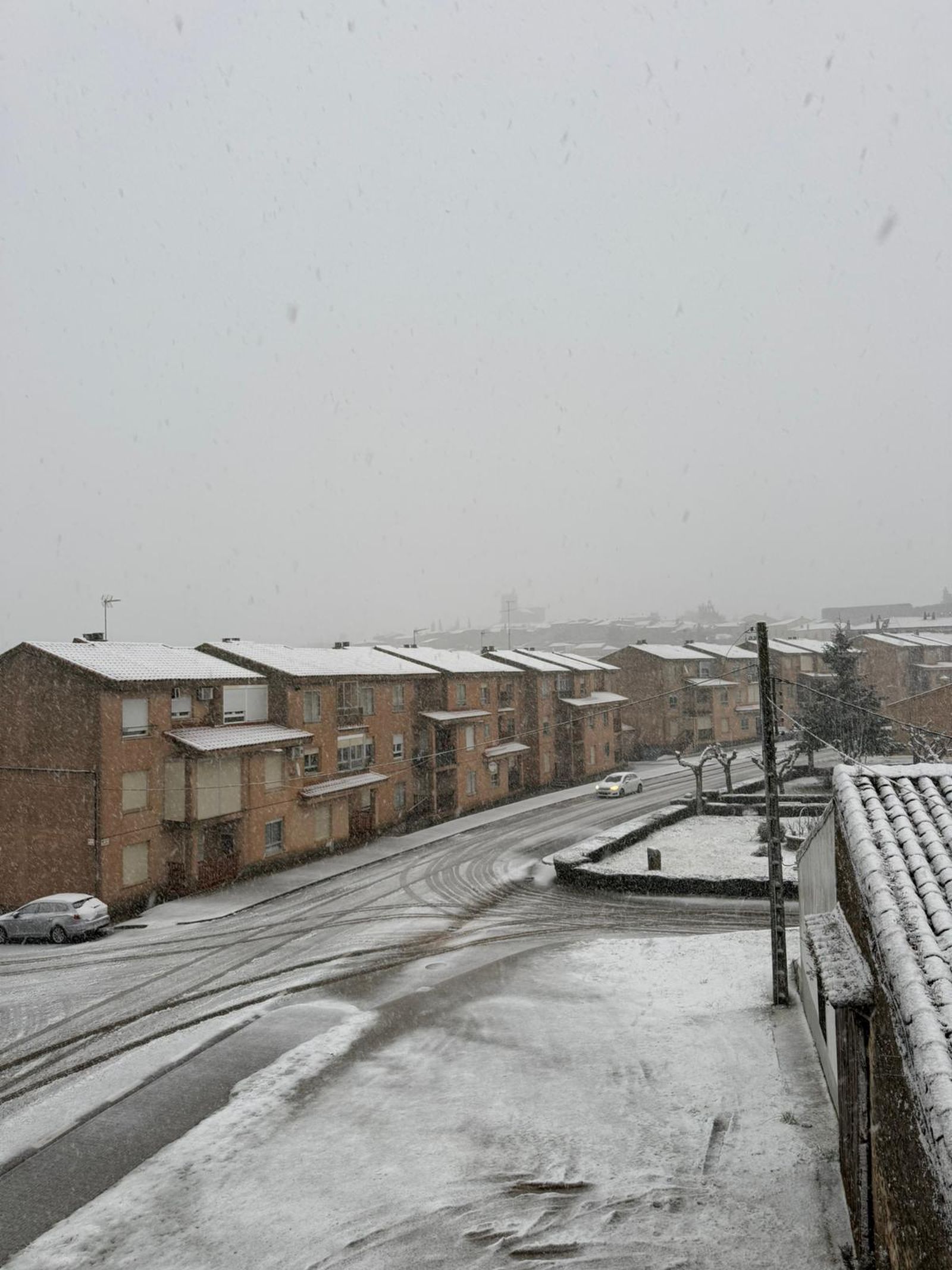 La nieve anega carreteras y tiñe de blanco Salamanca capital y provincia: imágenes de la nevada de este 28 de enero