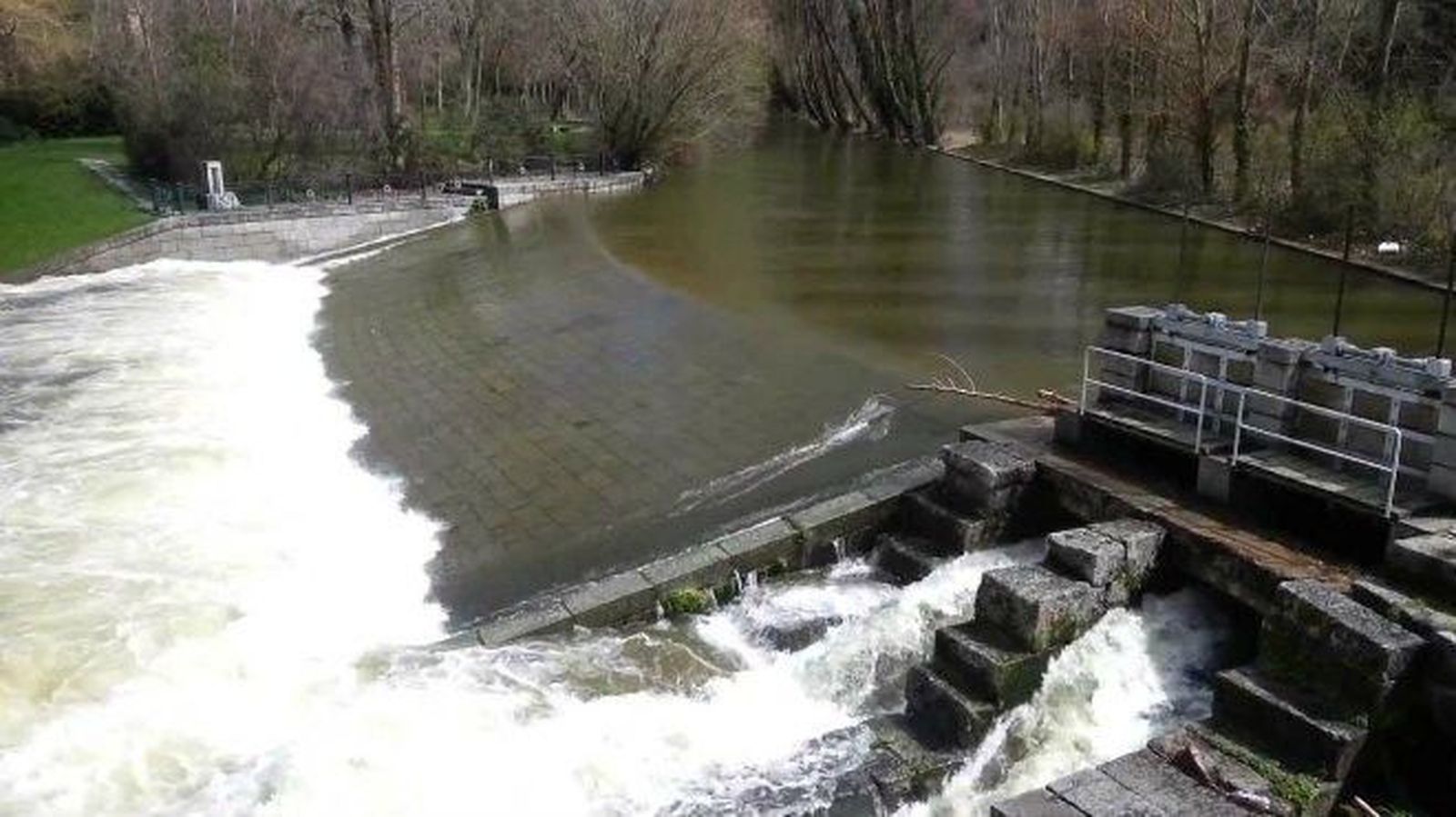 Agentes medioambientales intensifican las tareas de información y vigilancia en las aguas trucheras