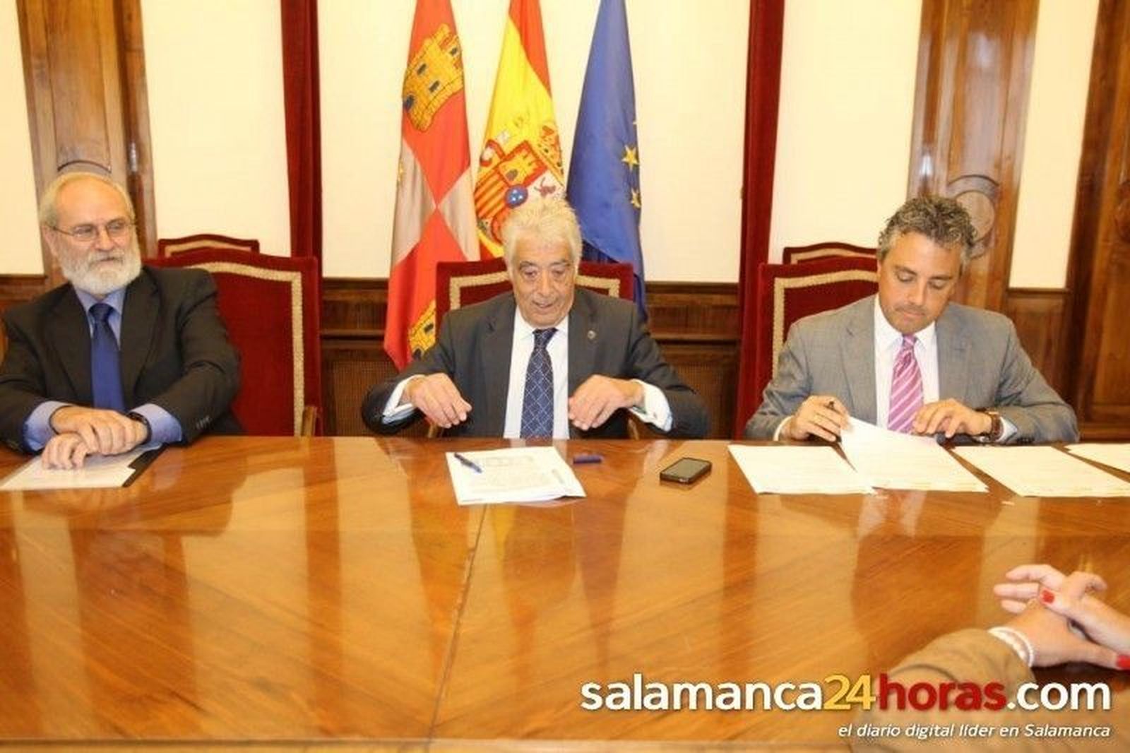 Firma de acuerdo sobre silos