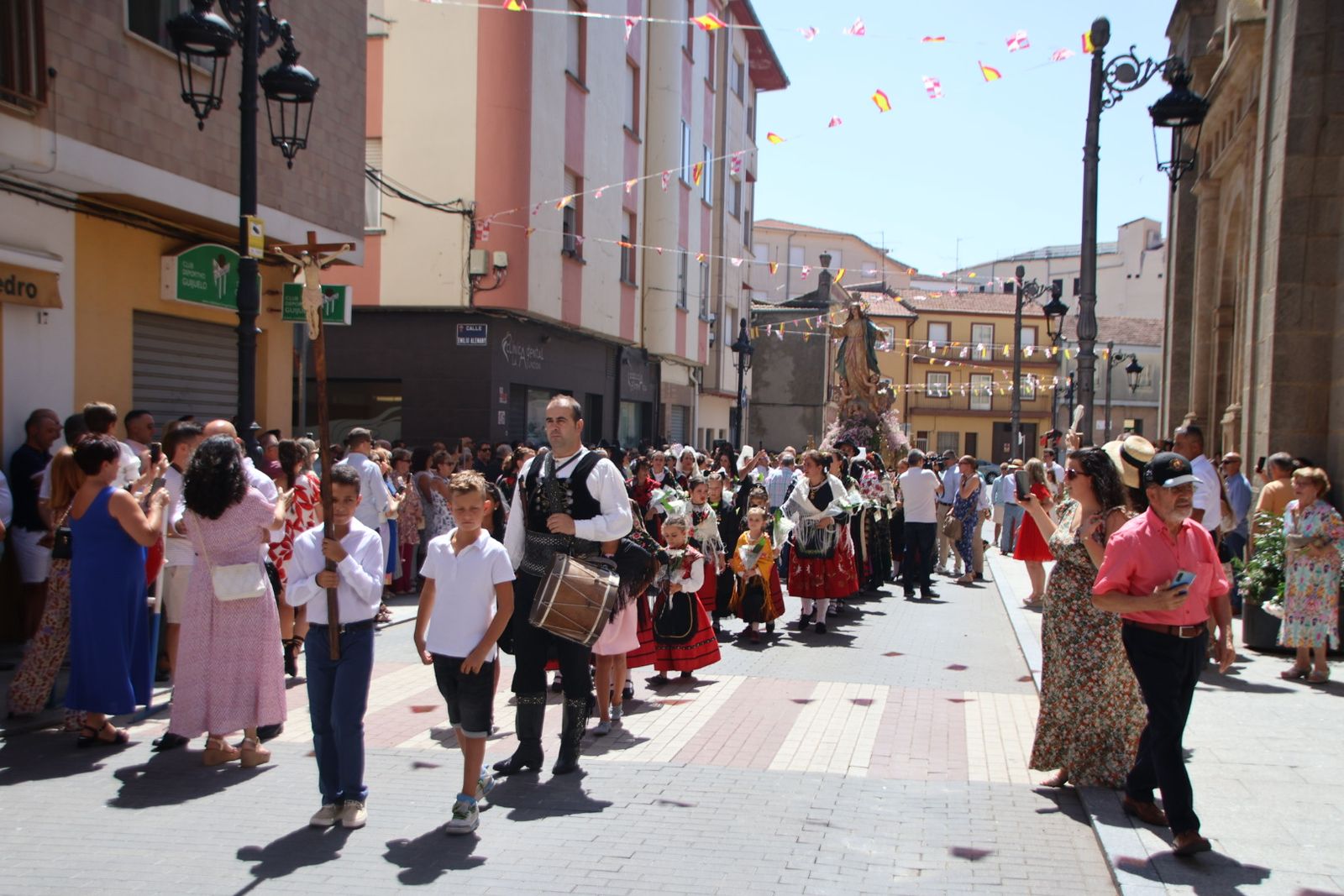 Procesión y ofrenda floral en honor de Nuestra Señora de la Asunción en Guijuelo